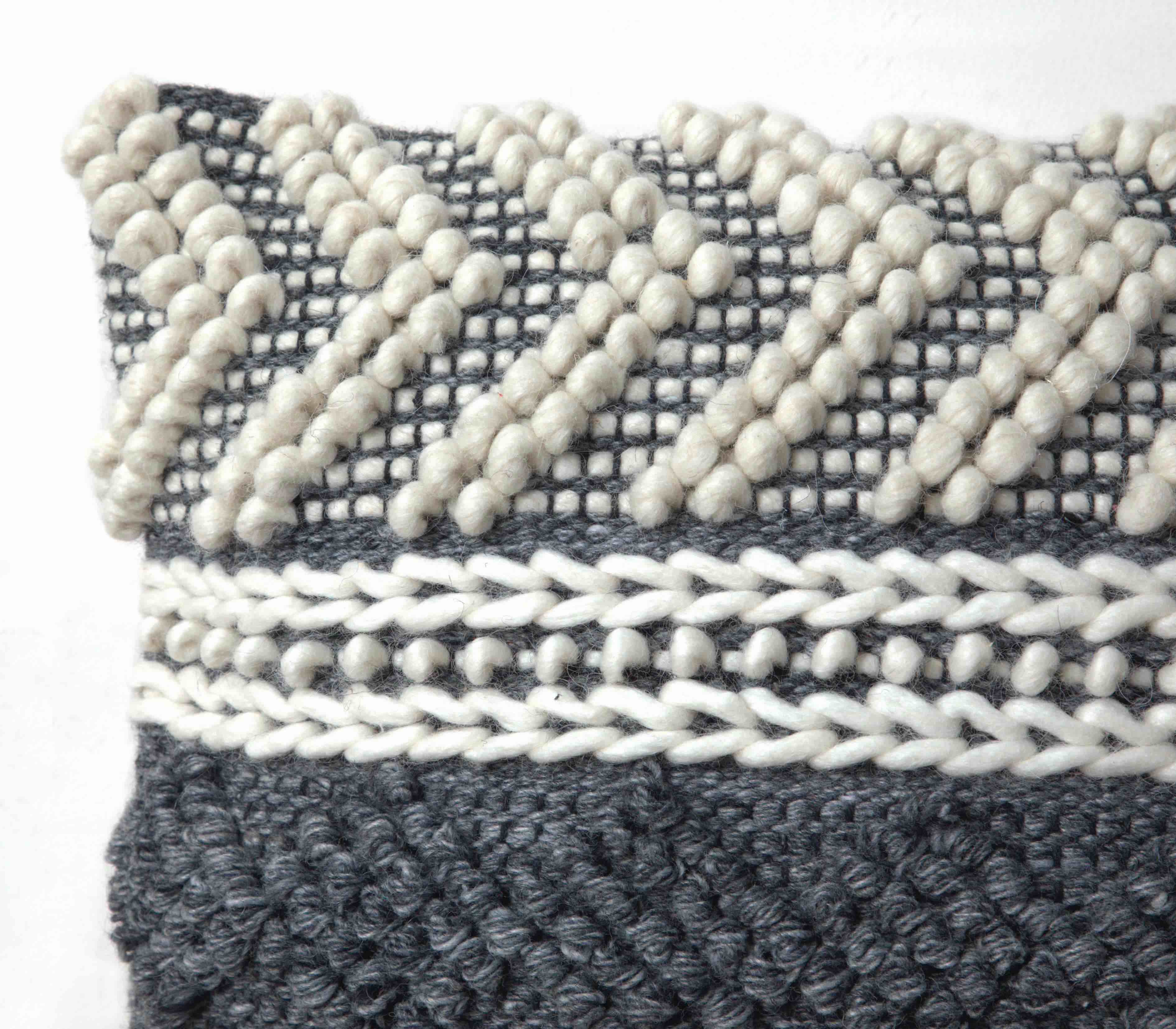 JHC-8568-CushionIvory.Graphite