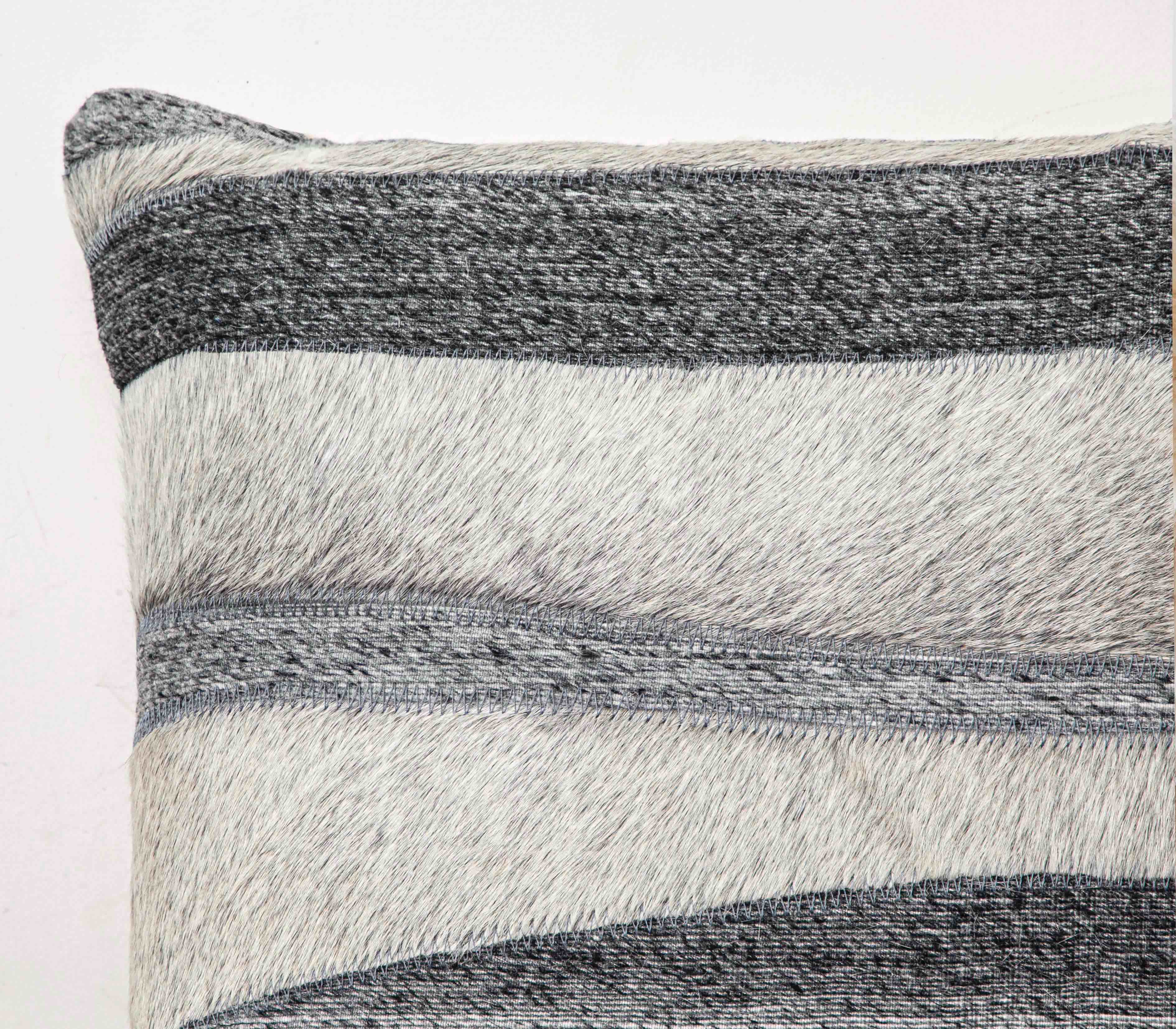 JHC-8591-CushionIvory.Graphite