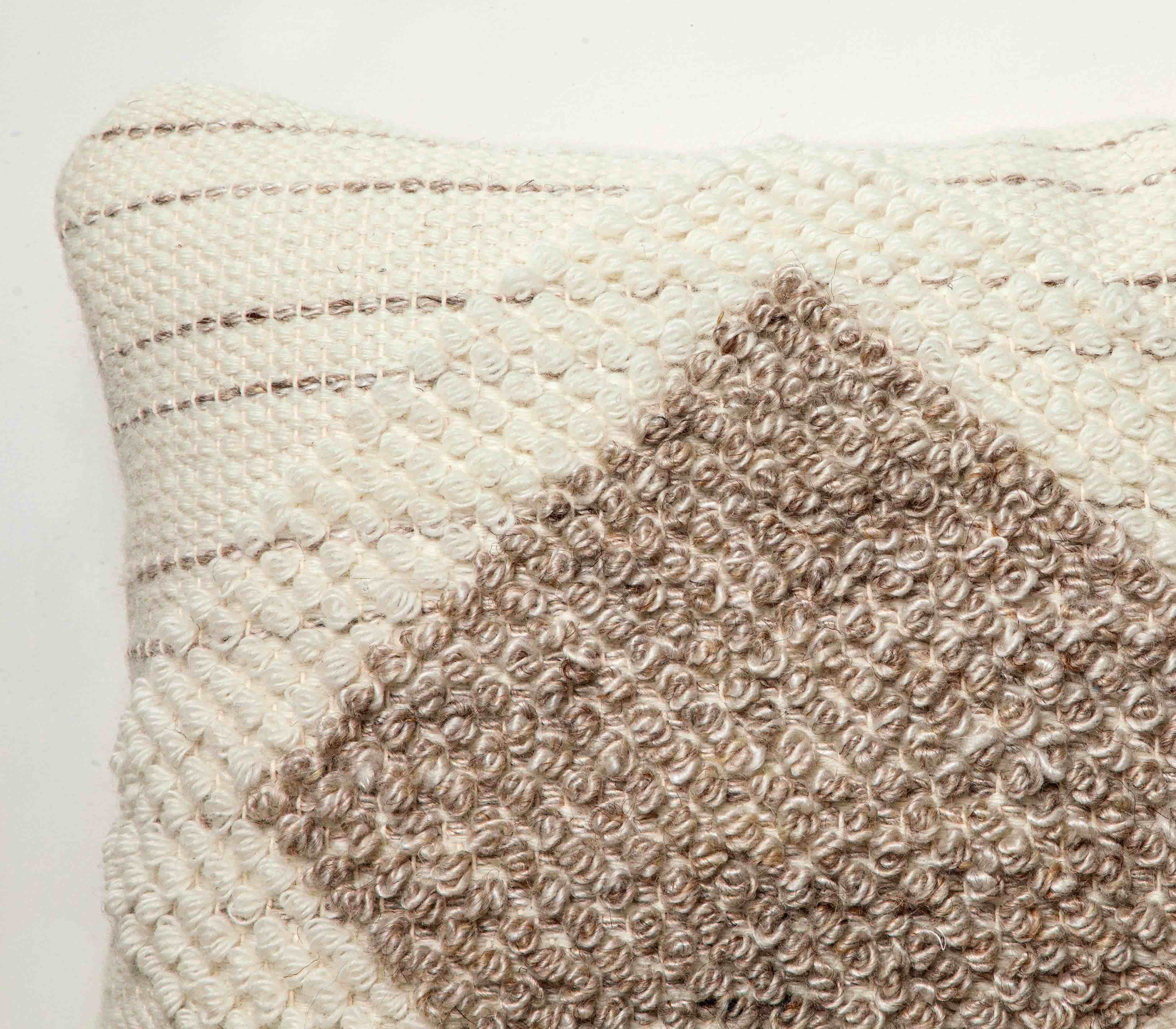 JHC-8621-CushionIvory.Sand_